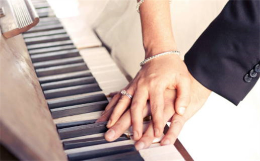 深度解析慢性折磨呕吐室的心理主题与人性探索